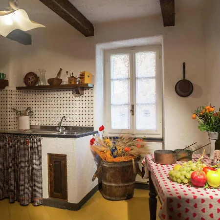 Casa vacanze Located In The Village Of Caio Immersed In The Vegetation Of The Mediterranea Stellanello