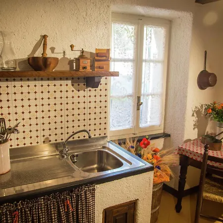 Casa vacanze Located In The Village Of Caio Immersed In The Vegetation Of The Mediterranea Stellanello