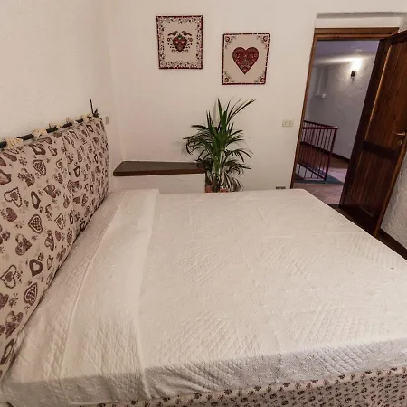 Located In The Village Of Caio Immersed In The Vegetation Of The Mediterranea Casa vacanze Stellanello